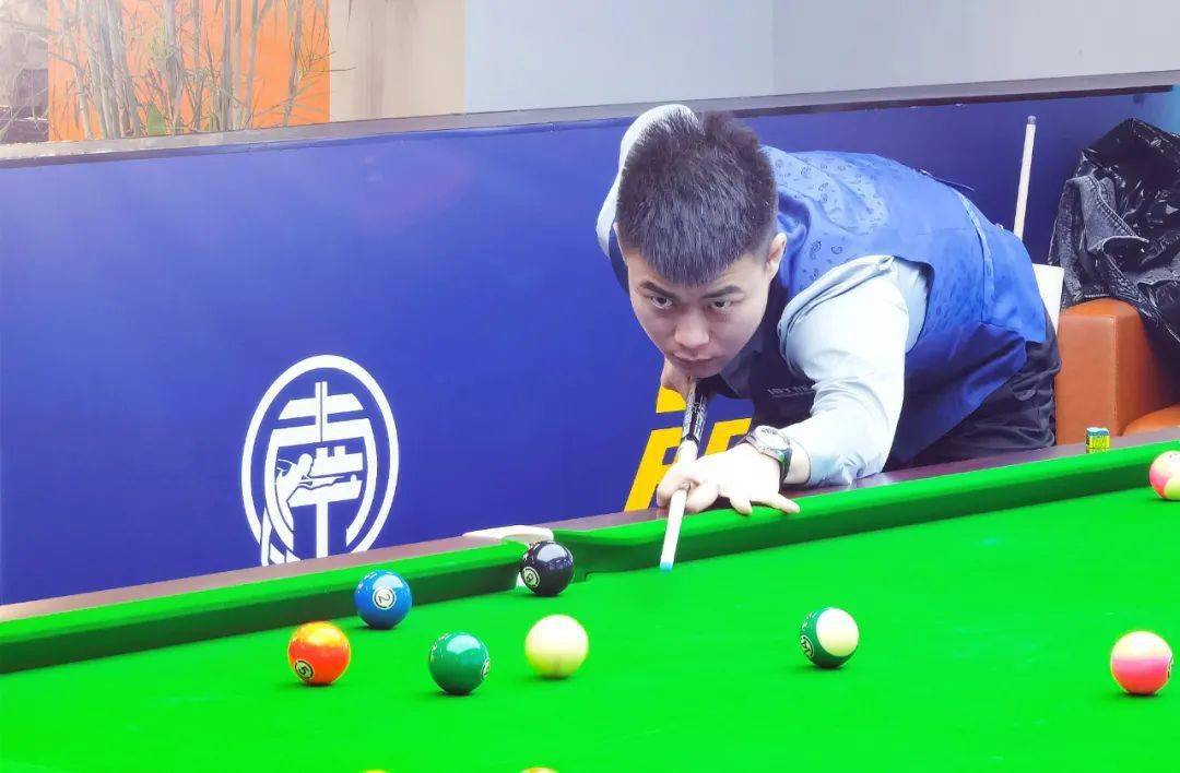 到在巴萨踢 到在巴萨踢