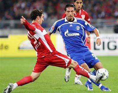 迫使对手向 迫使对手向